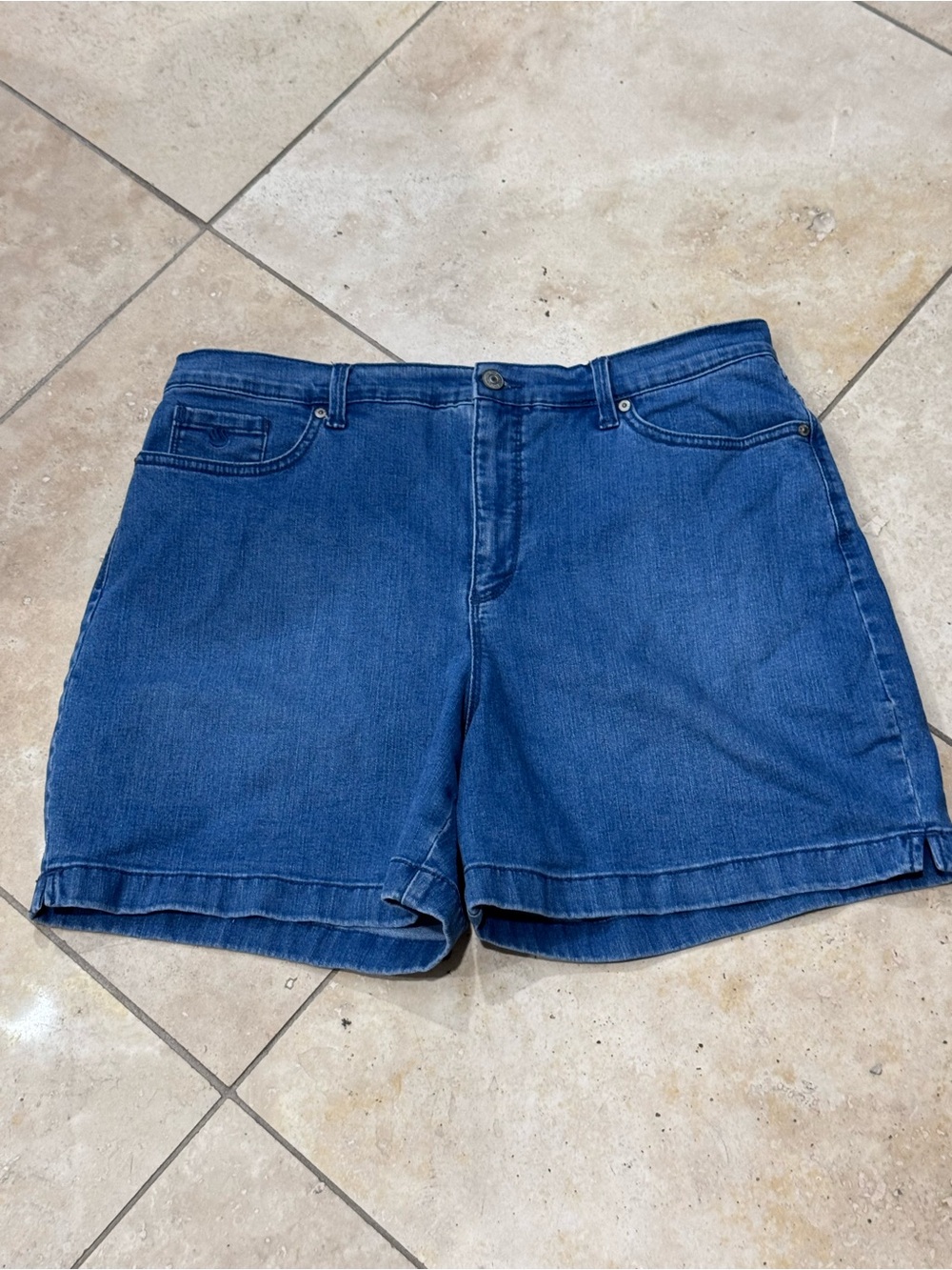 Gloria Vanderbilt Classic Blue Denim Shorts